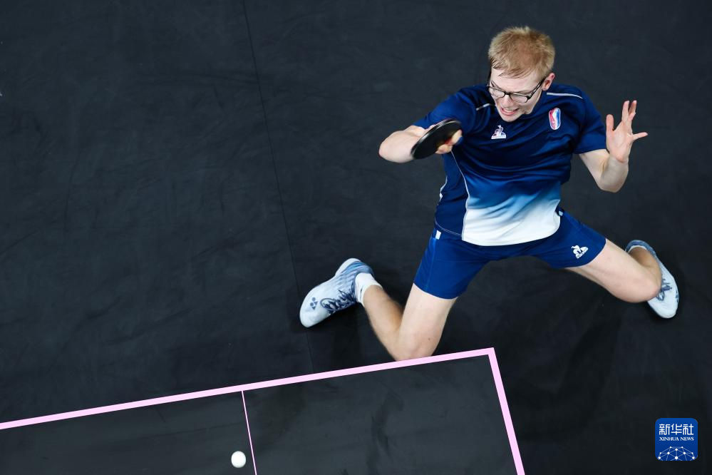 年轻球员阿 年轻球员阿